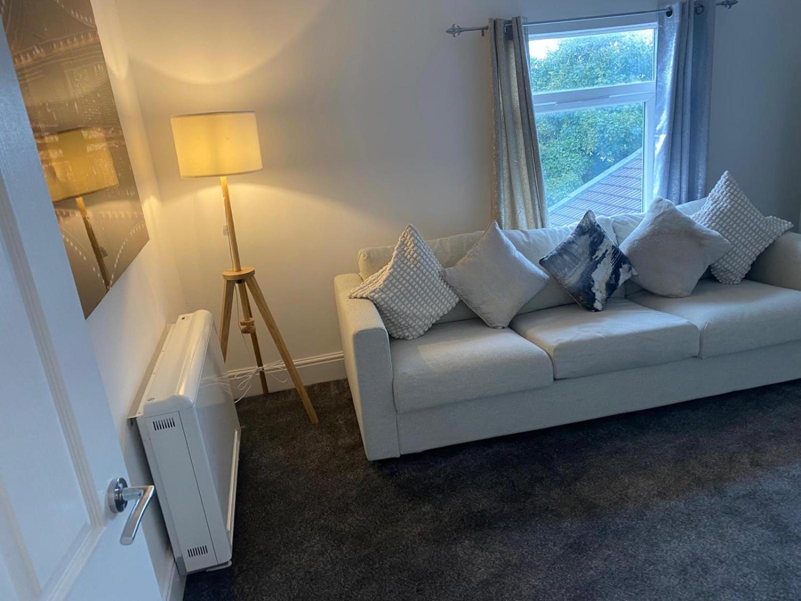 Beach House In Liverpool Waterloo ภายนอก รูปภาพ